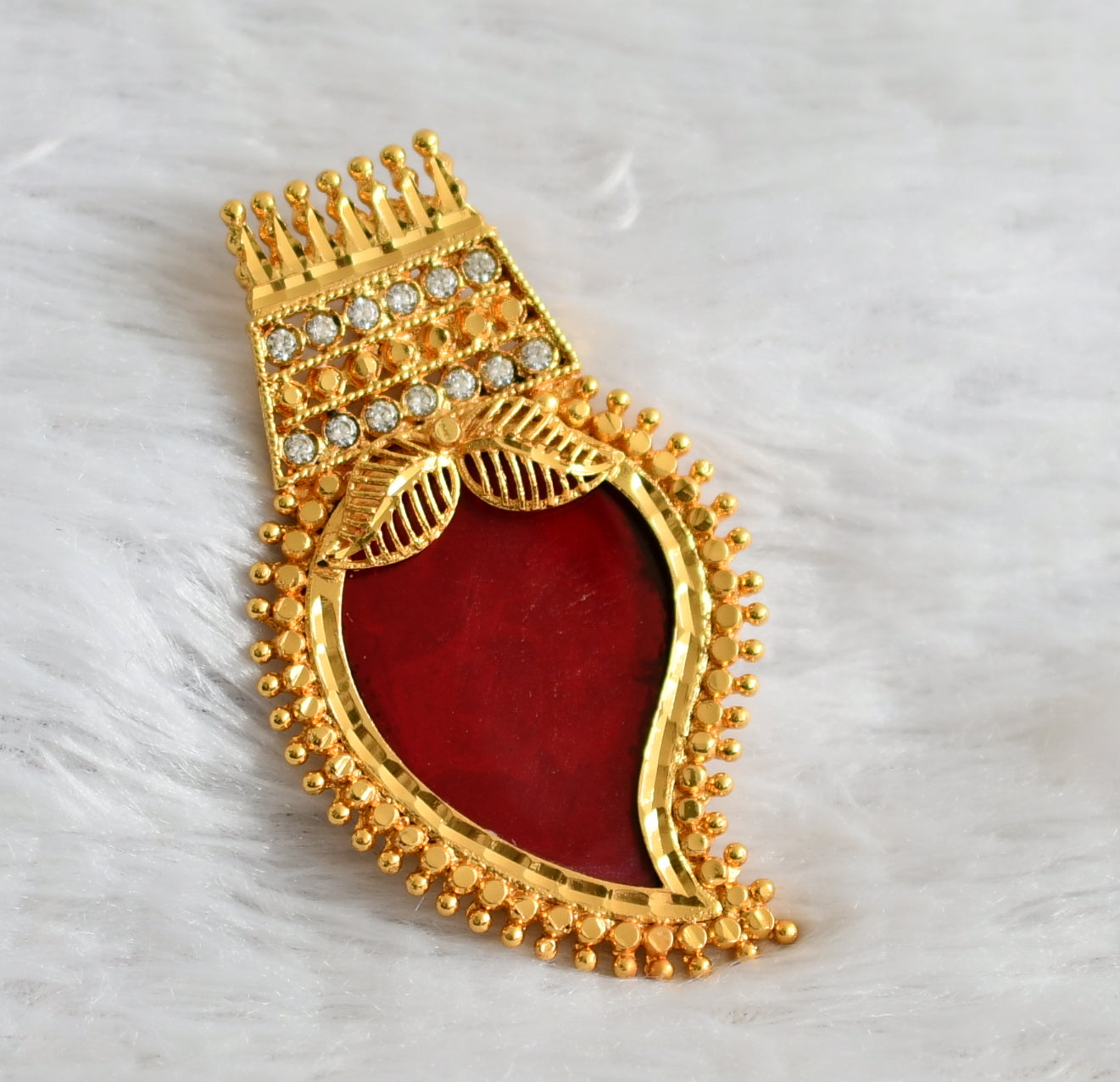 Gold tone red-white kerala style mango pendant dj-48091