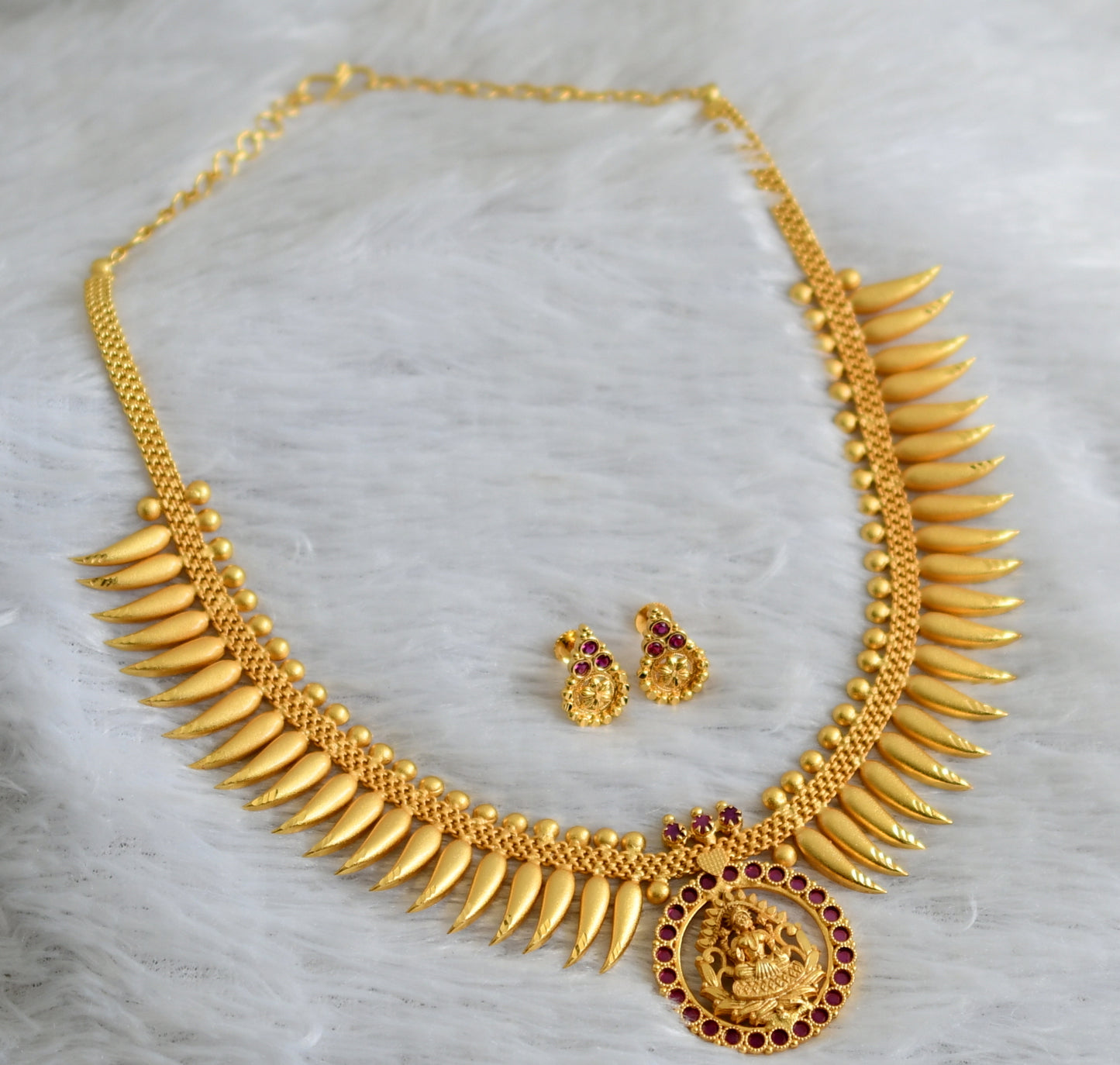 Matte gold tone ruby lakshmi kerala style mulla mottu necklace set dj-48097