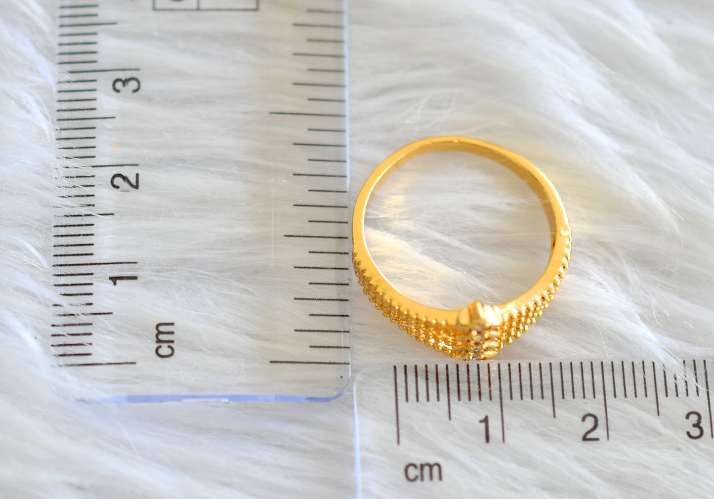 Gold tone cz white finger ring dj-43216
