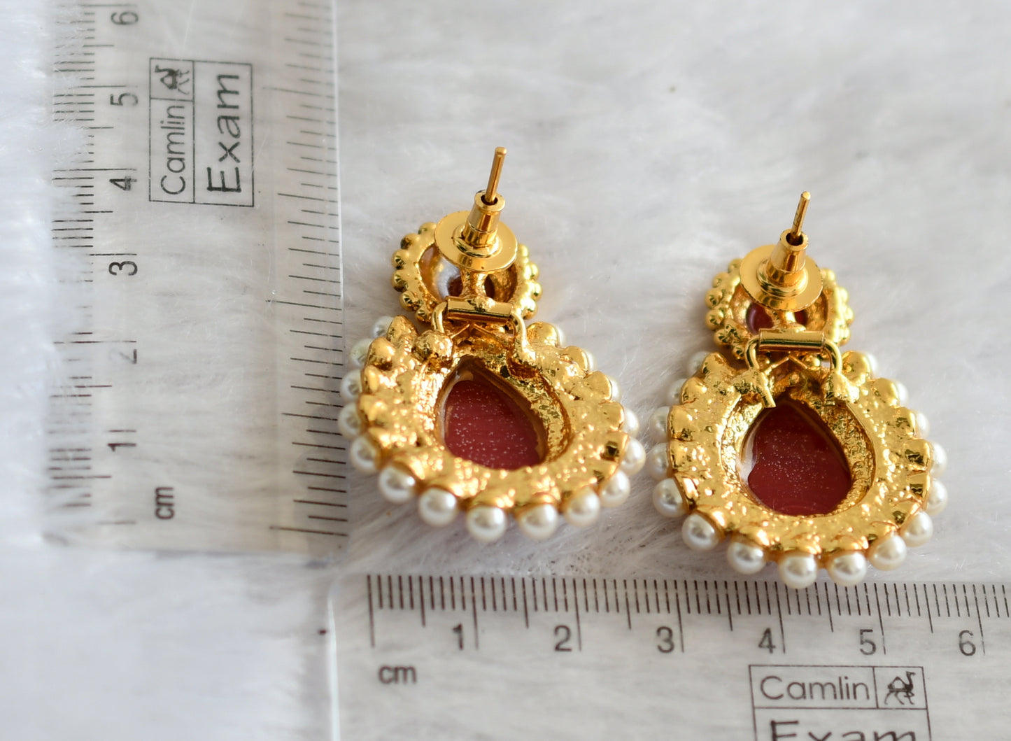 Antique gold tone pearl maroon earrings dj-04069