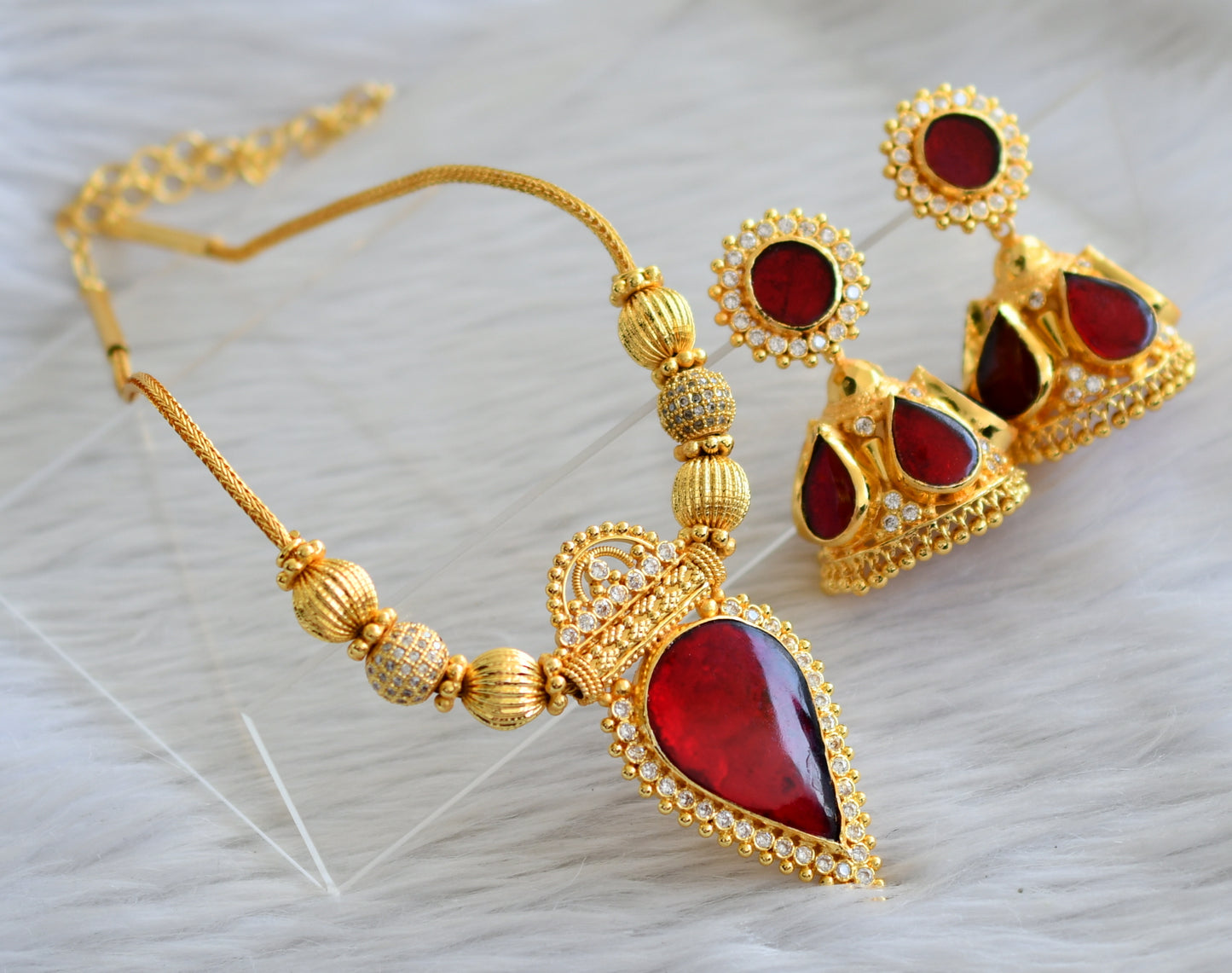 Gold tone kerala style ad red-white gopi necklace set dj-44754