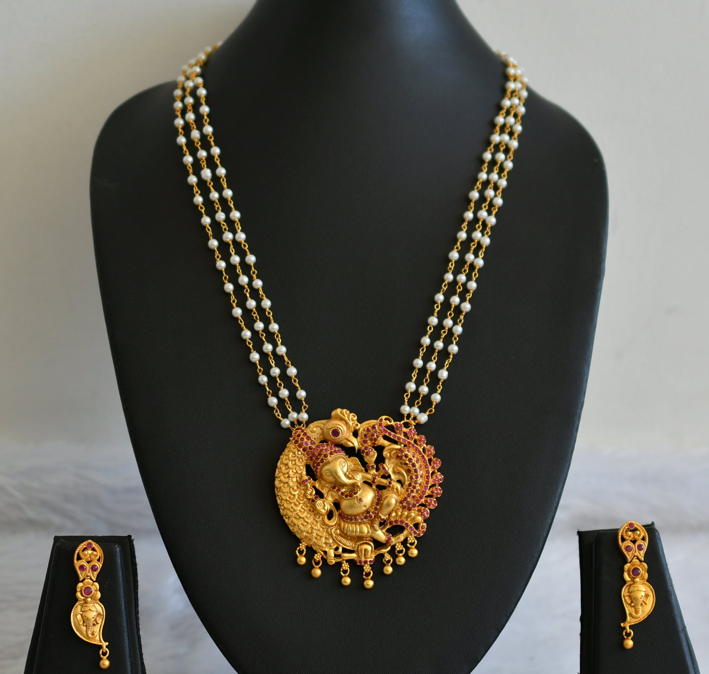 Matte finish ruby Ganesha-peacock pendant pearl necklace set dj-37690