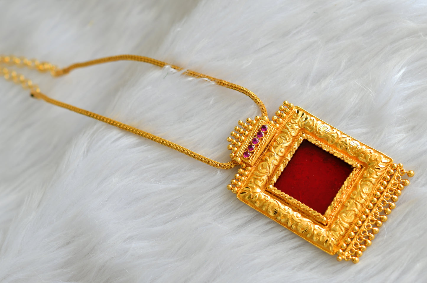 Gold tone pink-red square kerala style necklace dj-43249