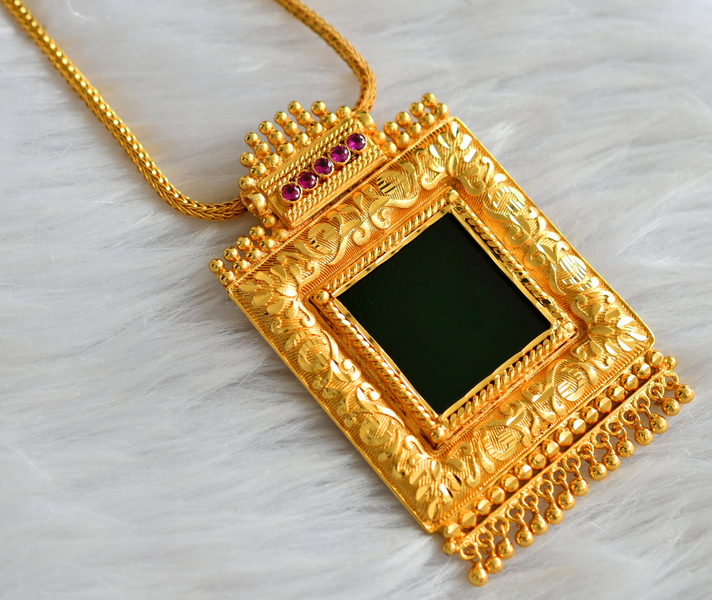 Gold tone pink-green square kerala style necklace dj-43248