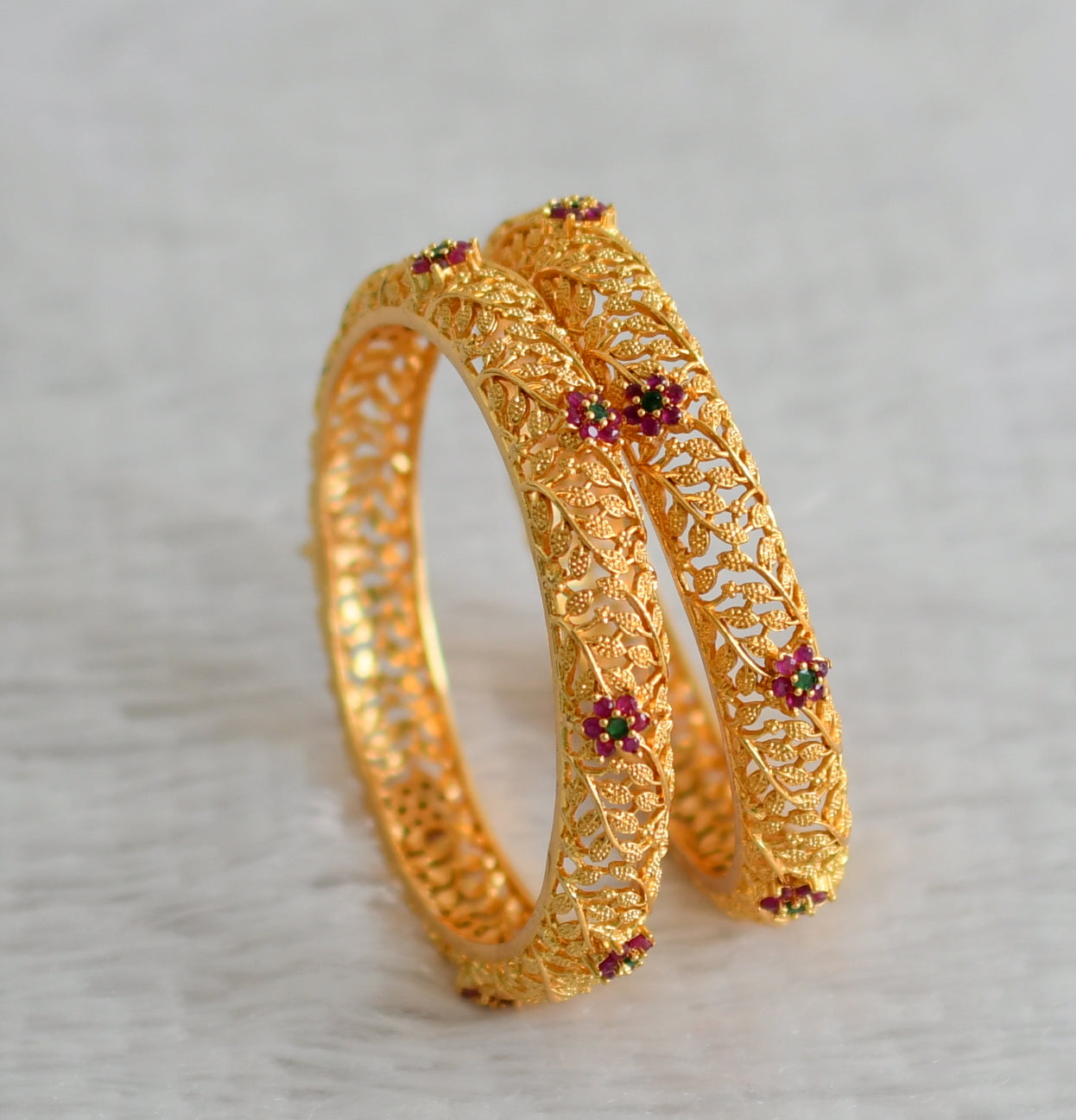 Gold tone ruby-green flower bangles(2.4) dj-48139