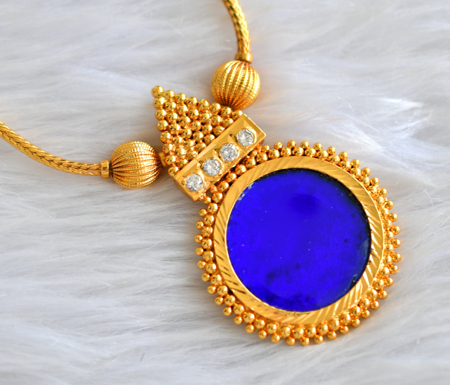 Gold tone kerala style blue round necklace dj-43228