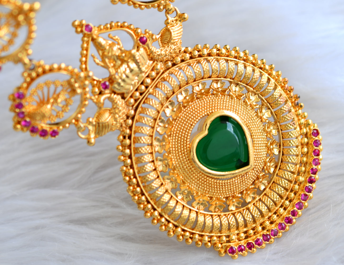 Gold tone pink-green lakshmi peacock round necklace dj-43246