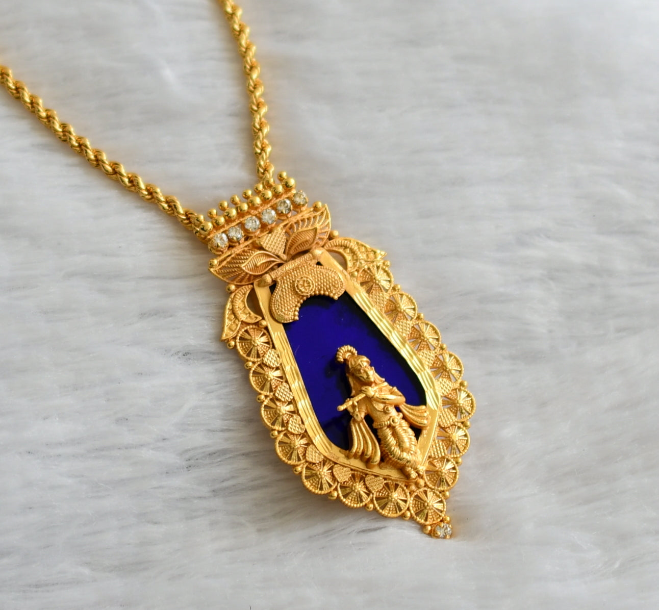 Gold tone kerala style blue-white krishna nagapadam pendant with chain dj-46540