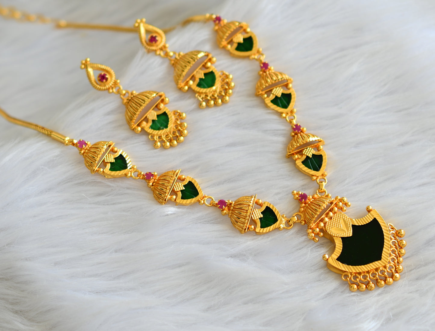 gold tone pink-green kerala style palakka necklace set dj-43258