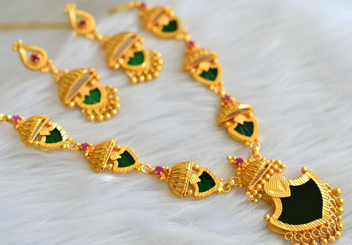 gold tone pink-green kerala style palakka necklace set dj-43258