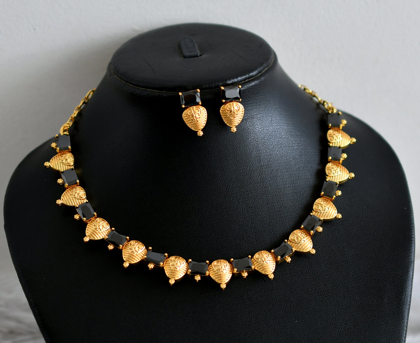 Gold tone black block stone necklace set dj-48228