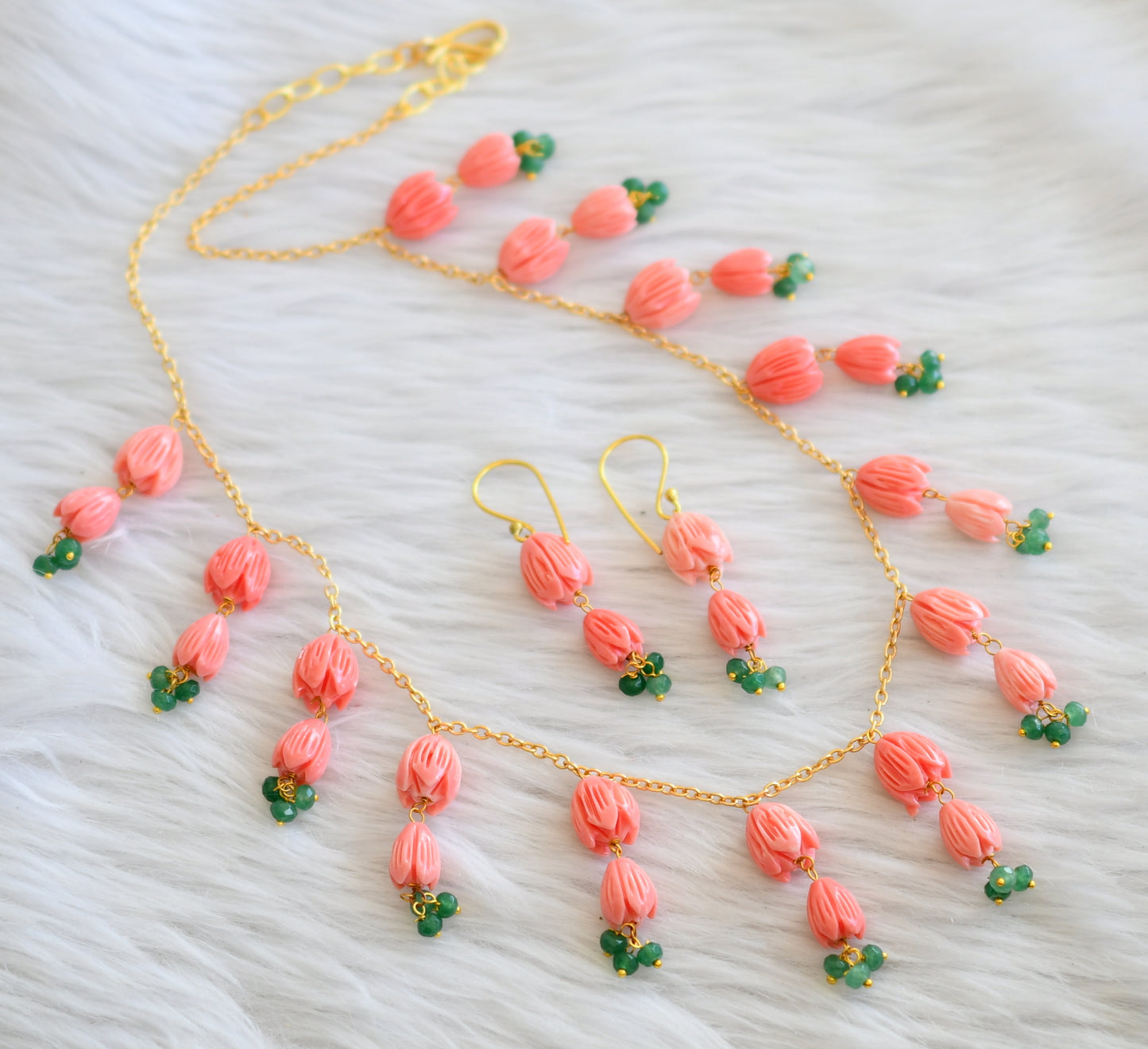 Gold tone baby pink-green tulip beaded necklace set dj-44827