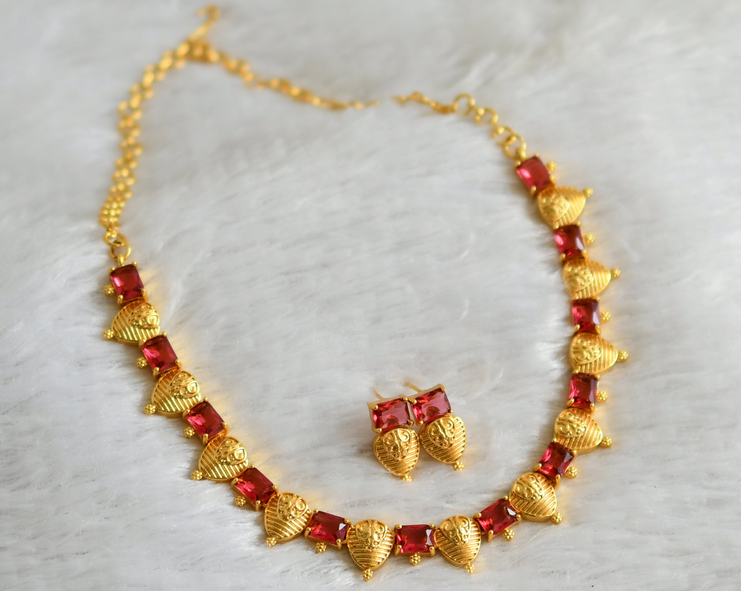 Gold tone magenta pink block stone necklace set dj-48229