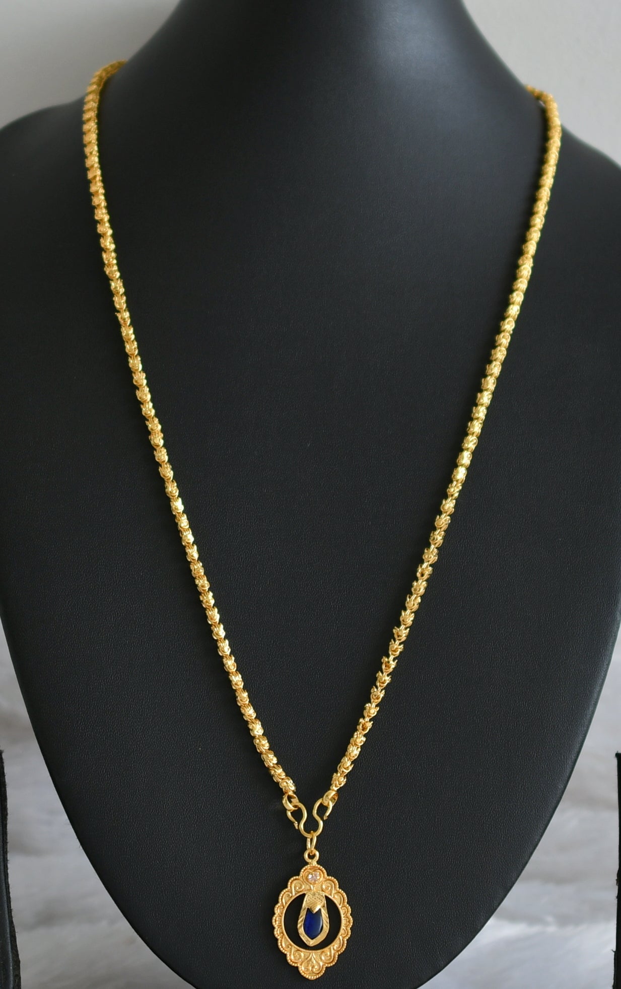 Gold tone 24 inches chain with blue nagapadam pendant dj-48253