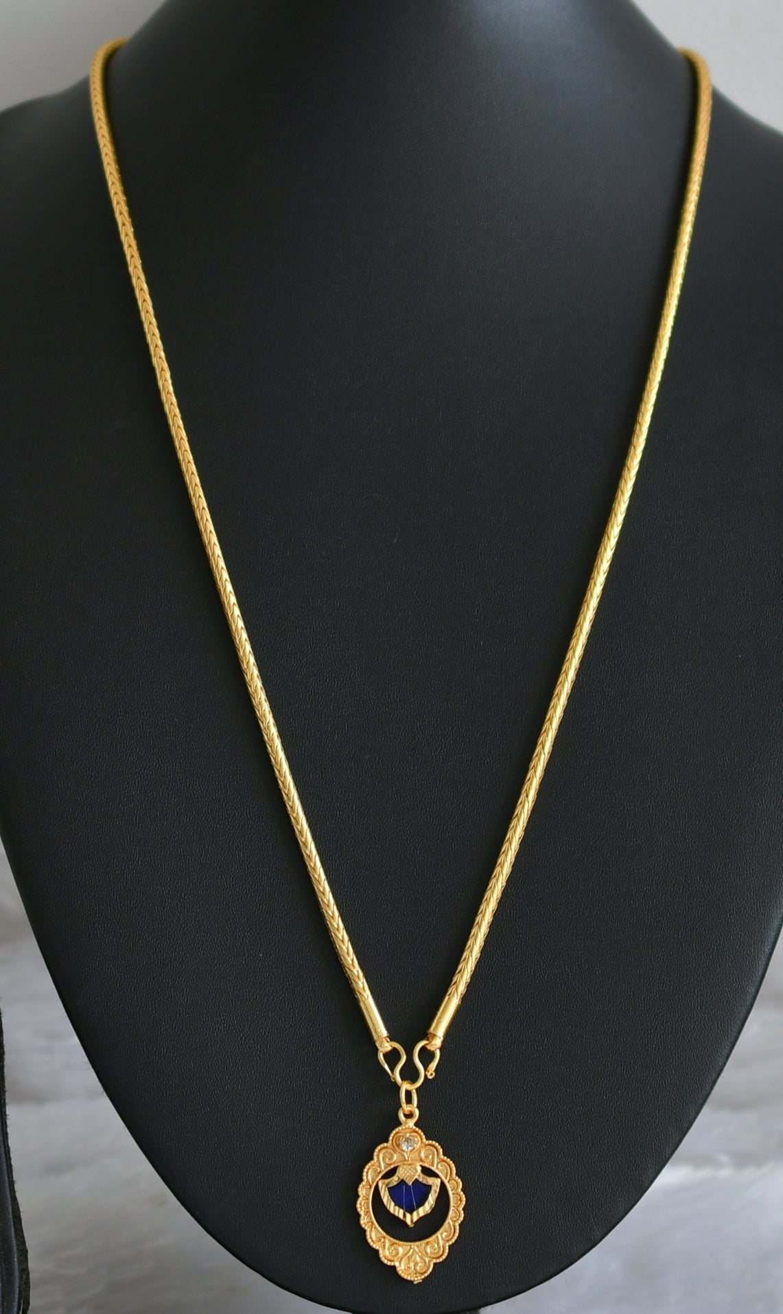 Gold tone 24 inches kodi chain with blue palakka pendant dj-48256