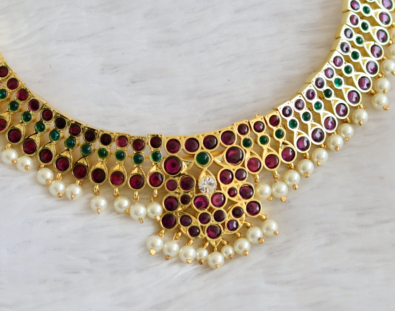 Gold tone precious kemp-green-white pearl bead choker necklace dj-50273
