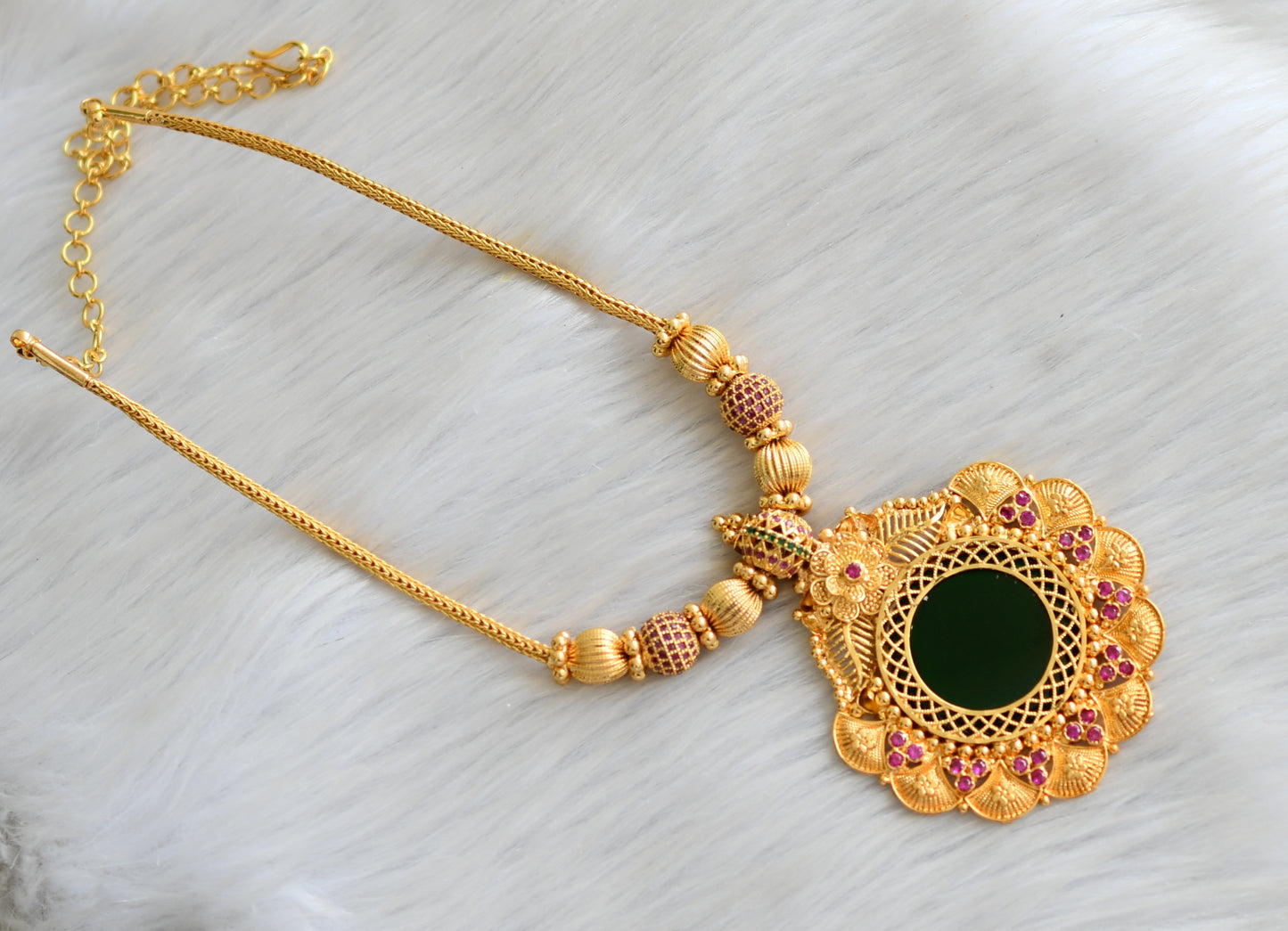 Gold tone ruby stone round green Kerala style kodi necklace dj-42090