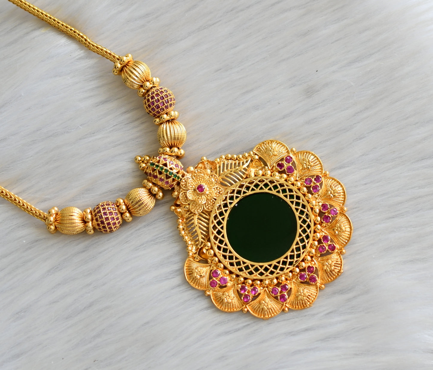 Gold tone ruby stone round green Kerala style kodi necklace dj-42090