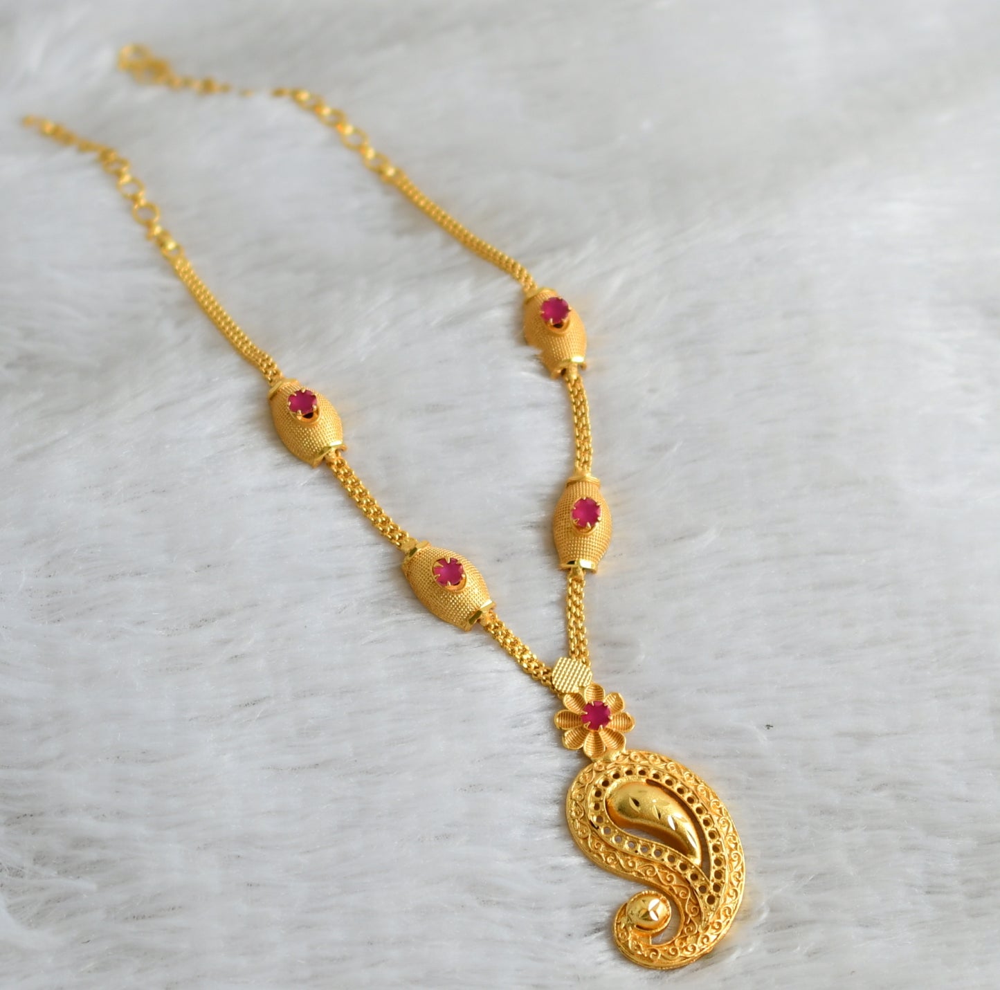 Matte gold tone ruby mango flower necklace dj-48313