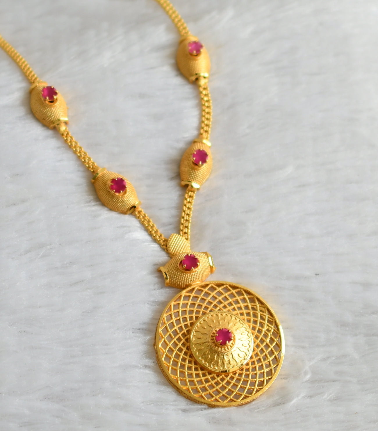 Matte gold tone ruby round necklace dj-48315