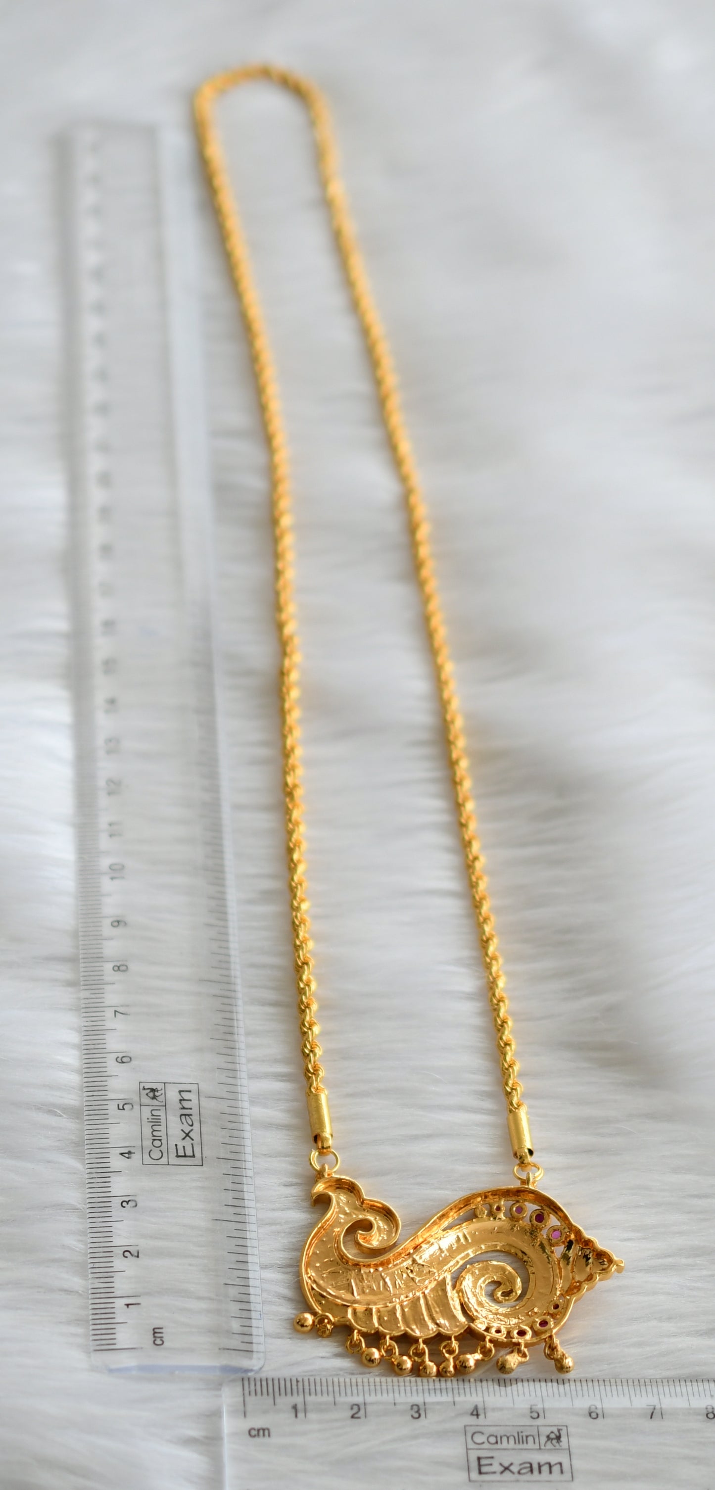 Gold tone 24 inches chain with white shanku pendant dj-44940