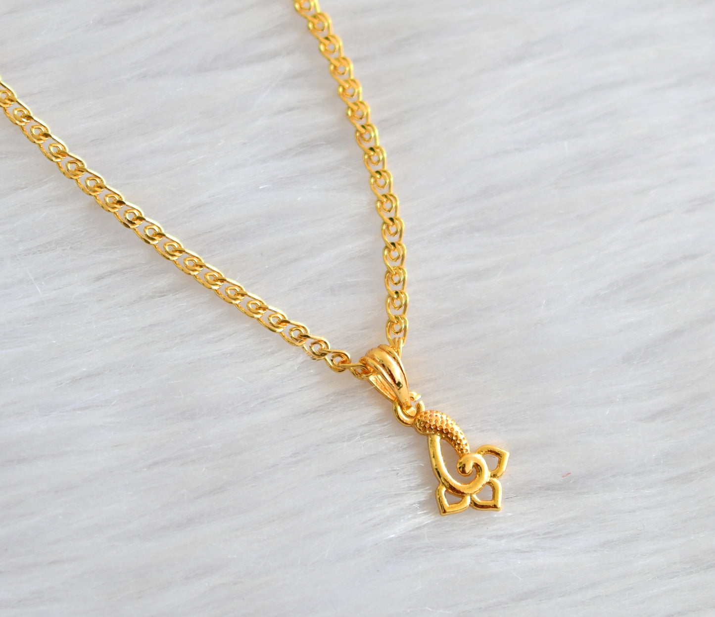 Gold tone 18 inches chain with pendant dj-43419