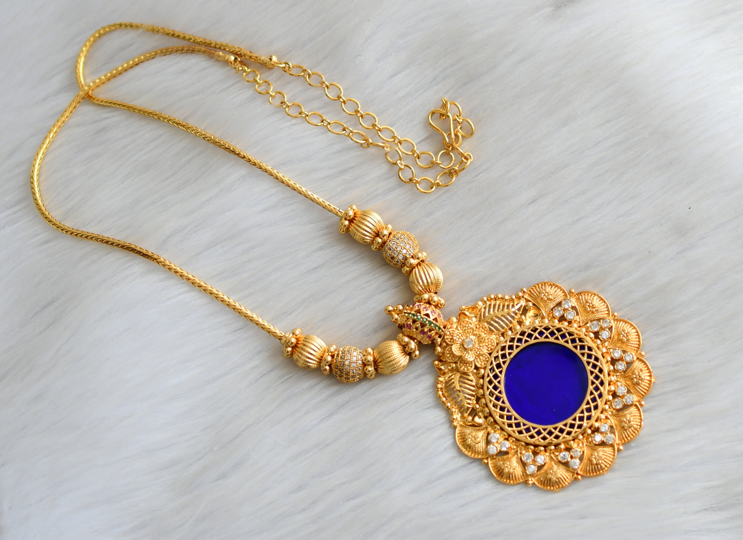 Gold tone white stone blue round Kerala style kodi necklace dj-42124