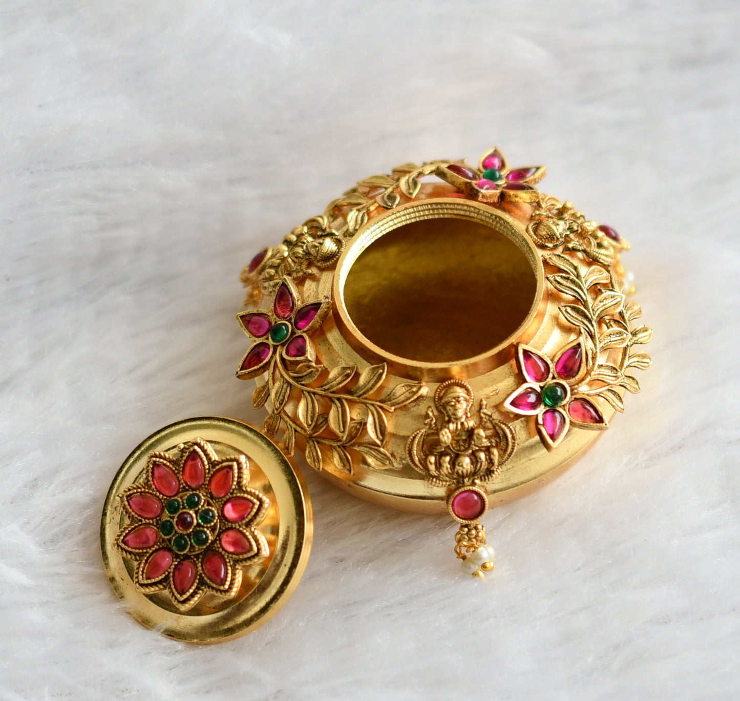 Gold tone kemp-green lakshmi flower kumkum box dj-46646