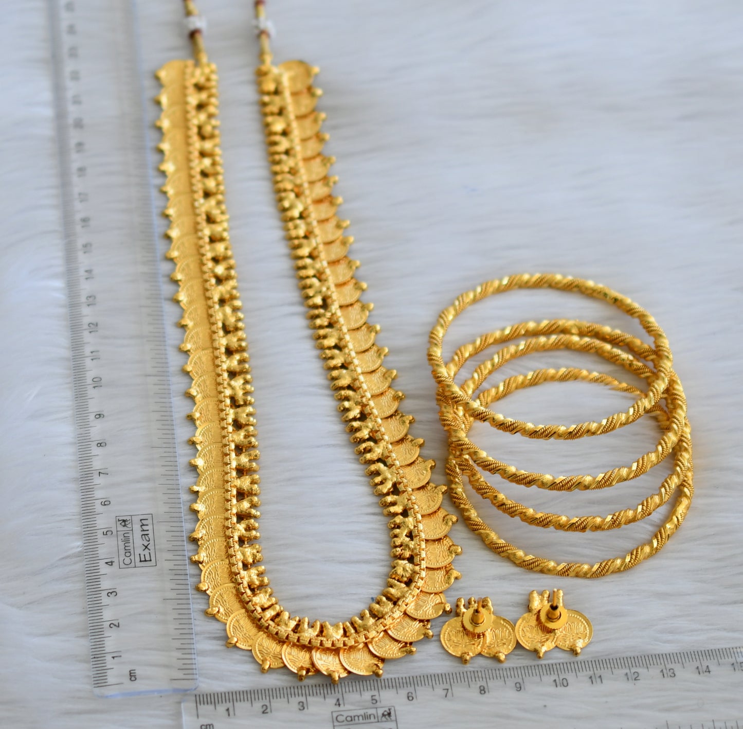 Gold tone lotus coin haar set wit set of 4 bangles(2.8) dj-44968