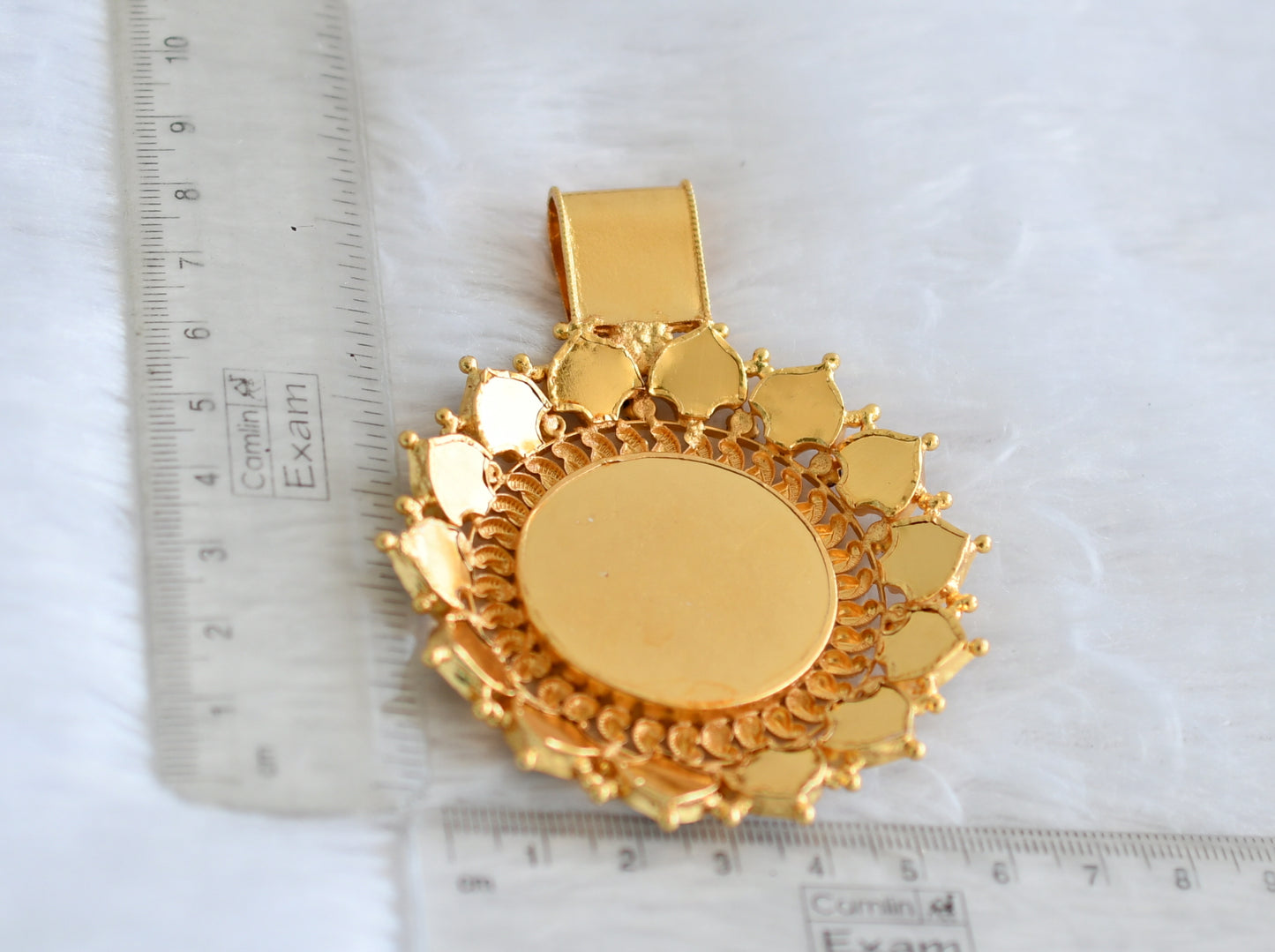 Gold tone pink-green palakka green Krishna Kerala style pendant dj-43163