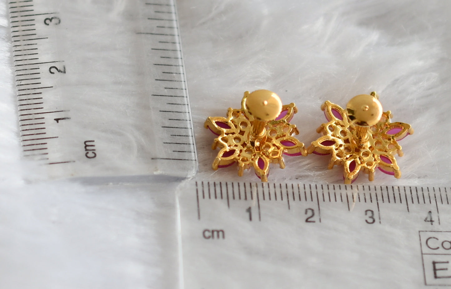 Gold tone ruby-pearl flower stud/earrings dj-46683