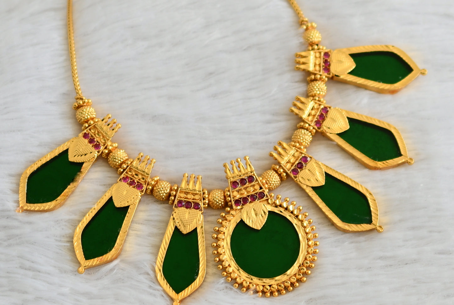 Gold tone kerala style pink-green round nagapadam kodi necklace set dj-48449