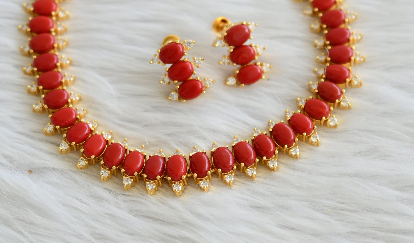 Gold tone coral-white oval stone necklace set dj-45002