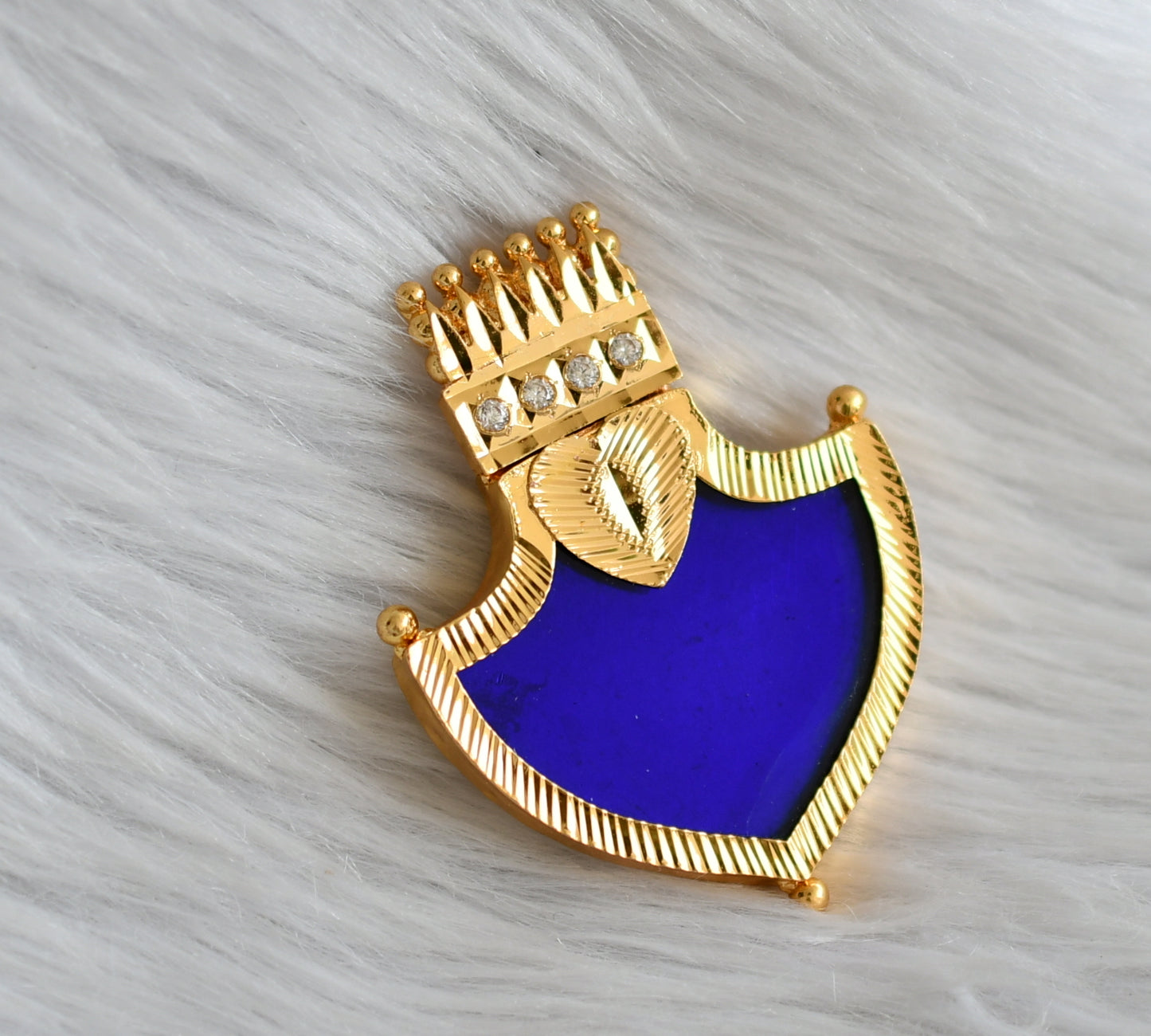 Gold tone kerala style blue-white palakka pendant dj-45000