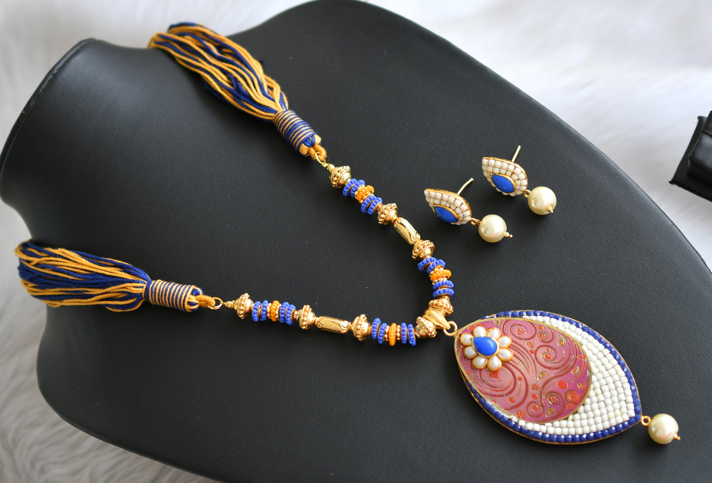 Gold tone handmade yellow-blue pachi pendant thread necklace set dj-03564