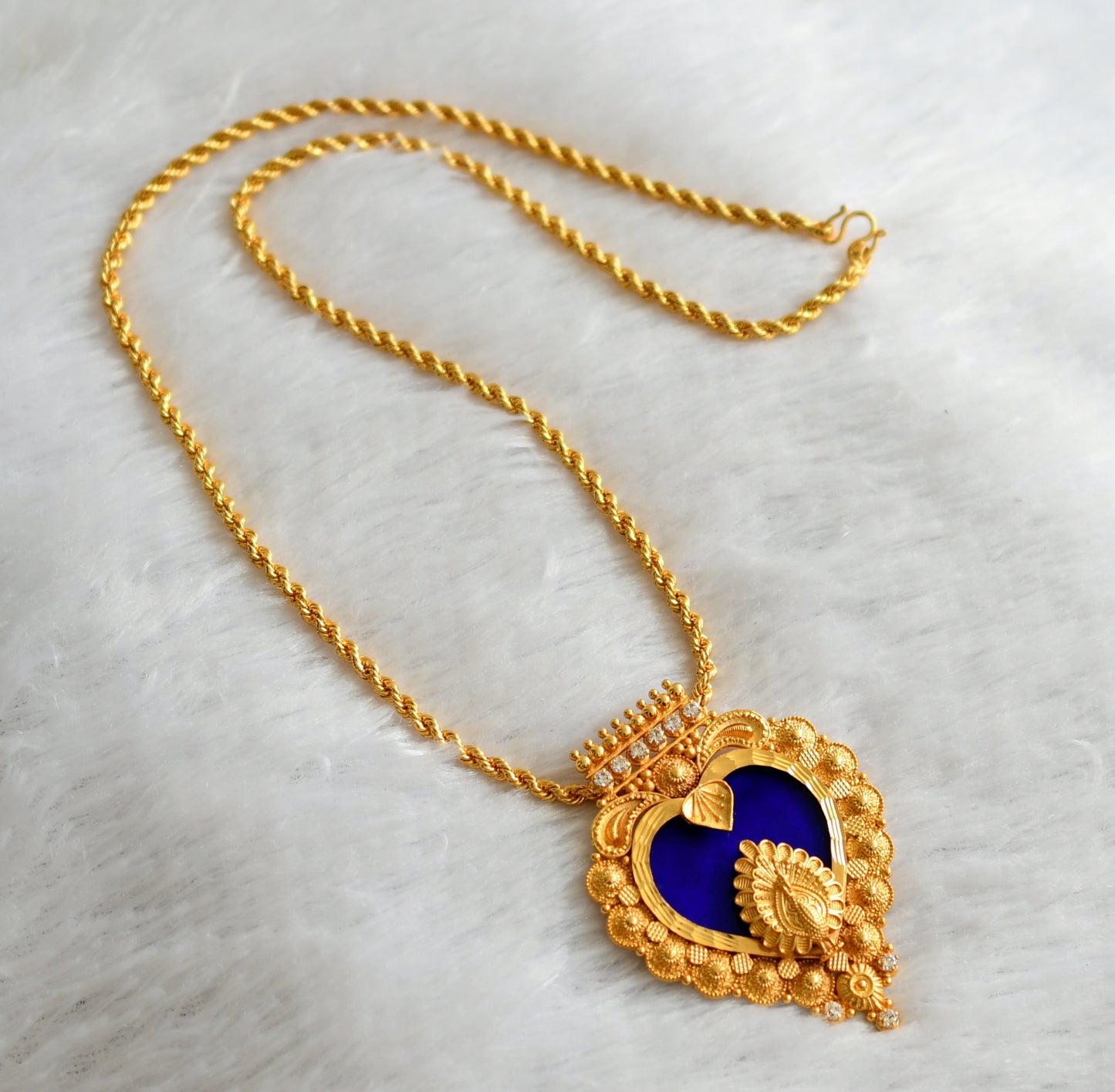 Gold tone 24 inches chain with white-blue kerala style heart pendant dj-46721