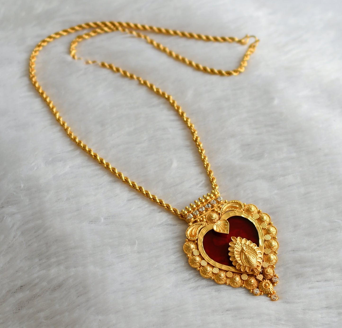 Gold tone 24 inches chain with white-red peacock kerala style heart pendant dj-46722