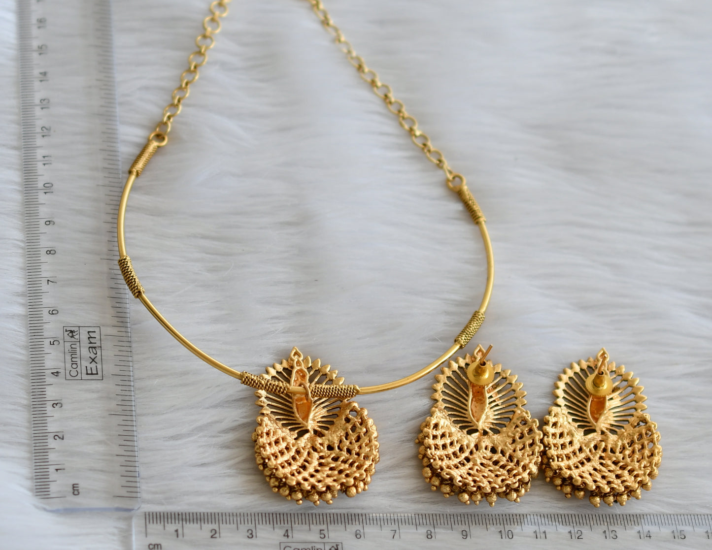 Matte finish cluster krishna peacock hasli necklace set dj-45028