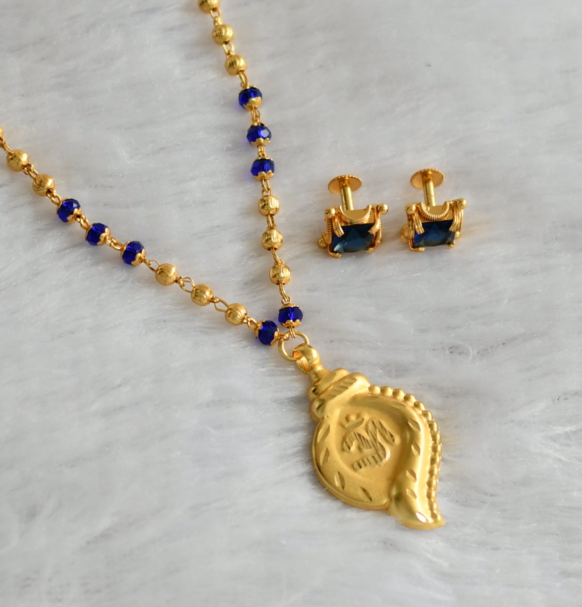 Gold tone 24 inches blue beaded chain with shanku om pendant set dj-46745