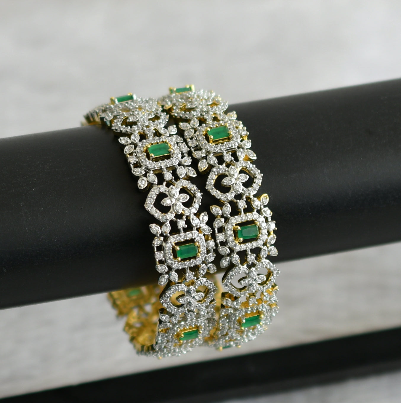 Two tone cz emerald block stone bangles(2.8) dj-48501