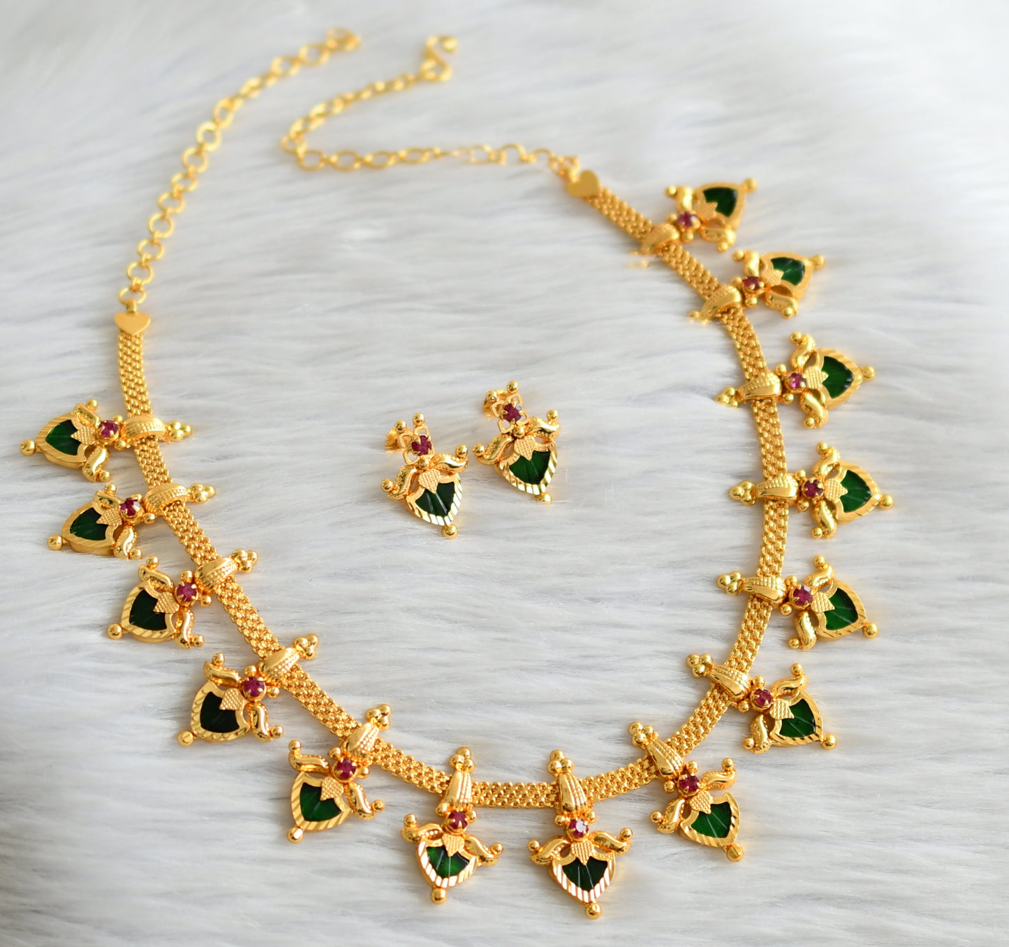 Gold tone kerala style pink-green palakka lotus necklace set dj-45056