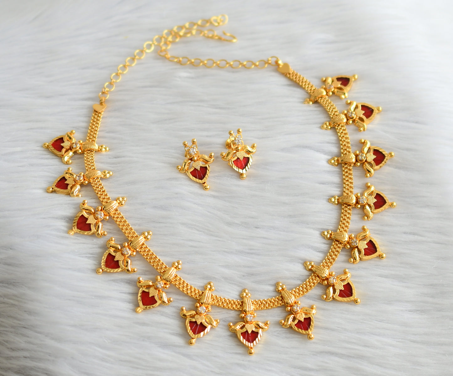 Gold tone kerala style red-white palakka lotus necklace set dj-45058