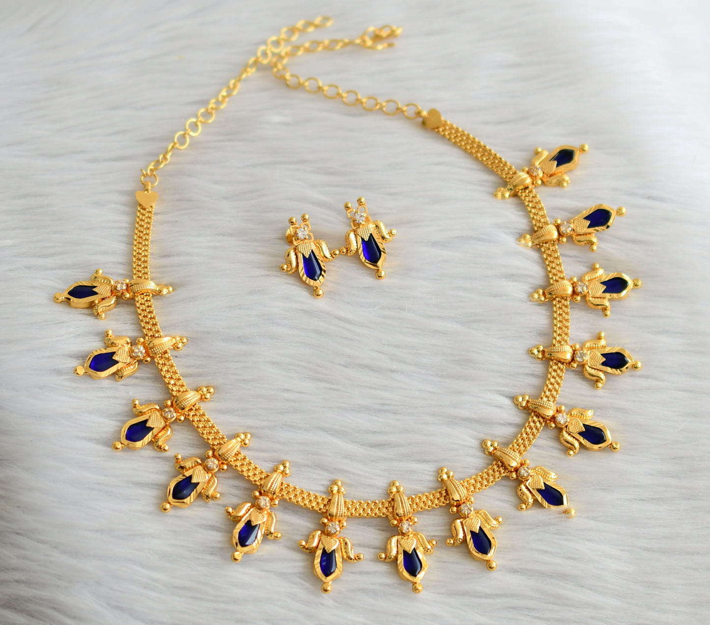 Gold tone kerala style blue-white nagapadam lotus necklace set dj-45061