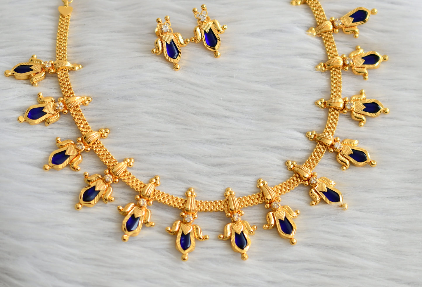 Gold tone kerala style blue-white nagapadam lotus necklace set dj-45061