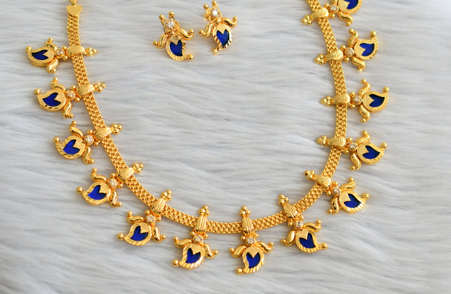 Gold tone kerala style blue-white mango lotus necklace set dj-45064