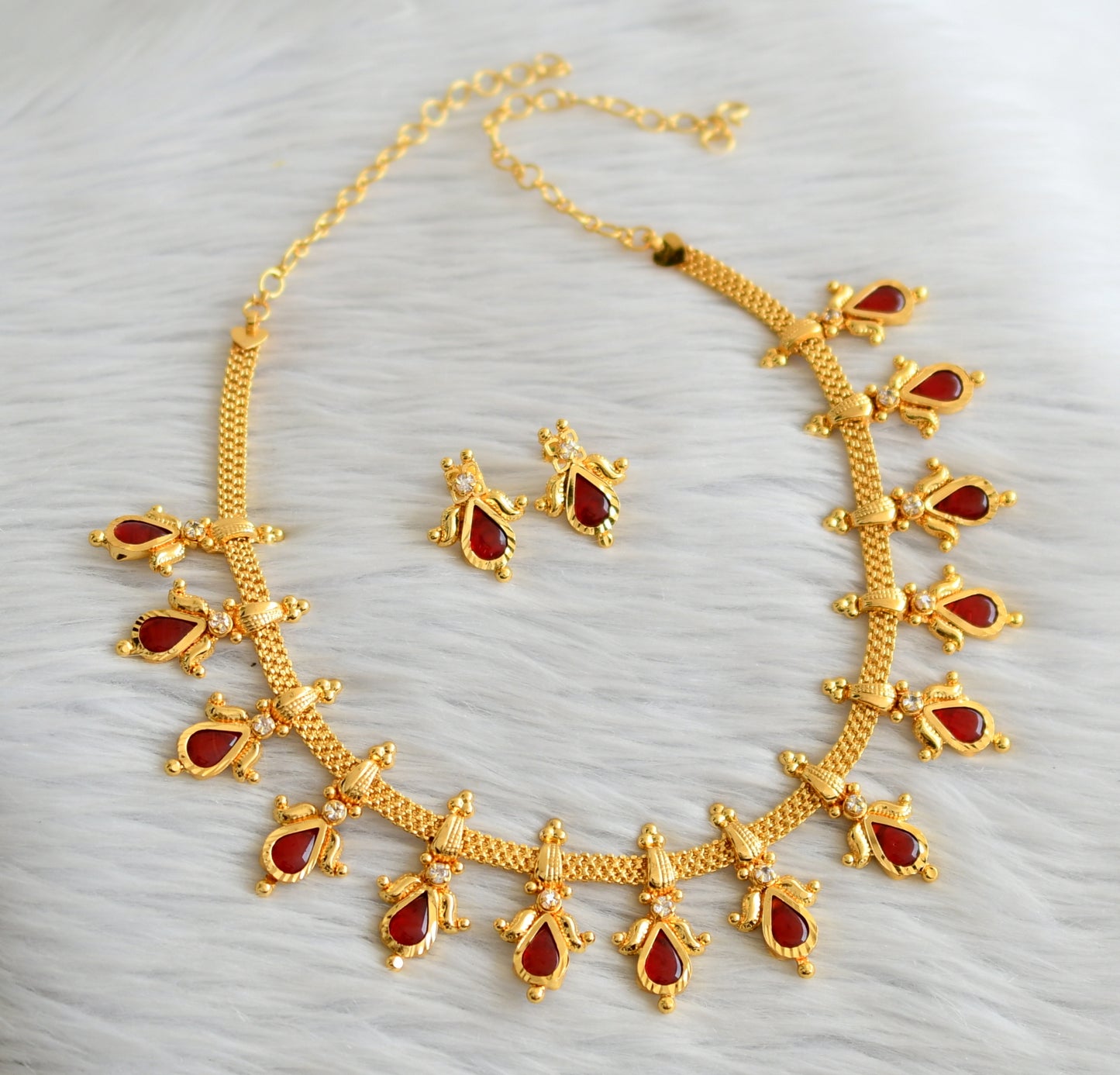 Gold tone kerala style red-white gopi lotus necklace set dj-45066