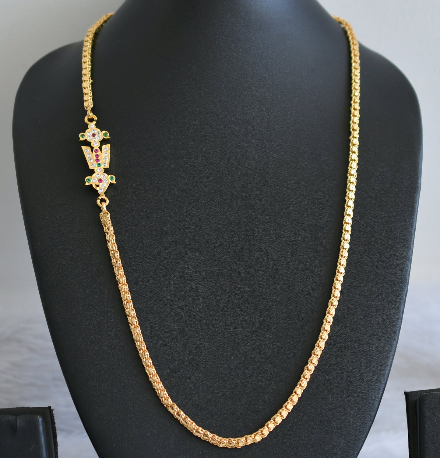 Gold tone ad pink-green-white shanku-chakra-nama 24 inches heart mugappu chain dj-48525