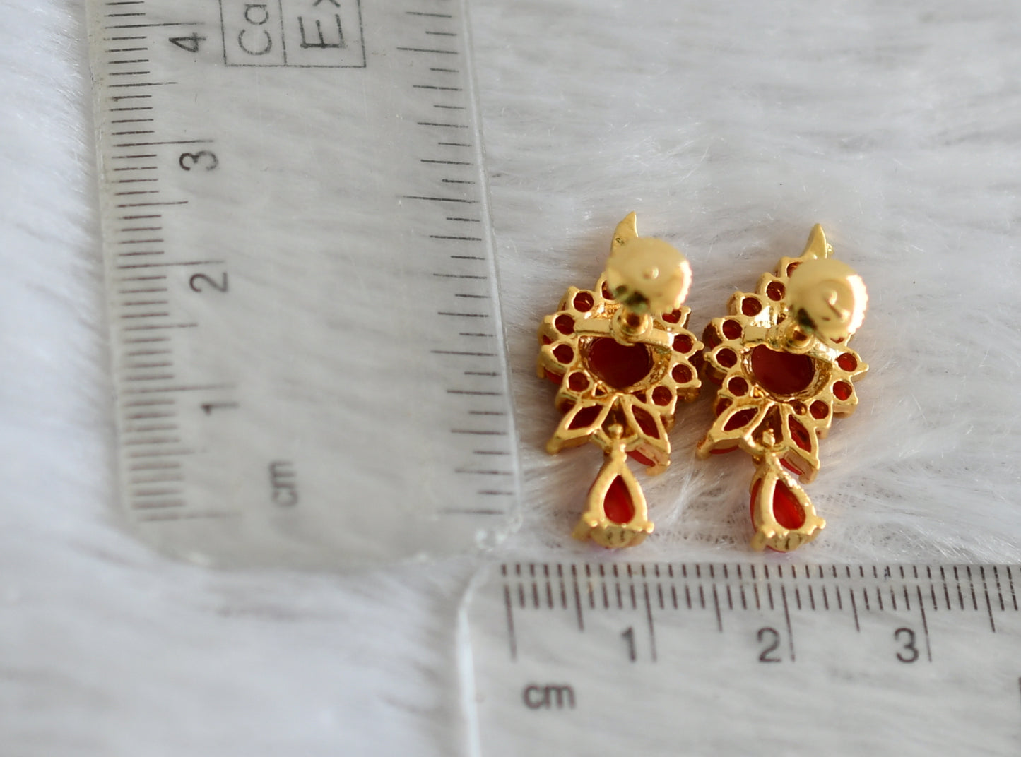 Gold tone coral stone earrings dj-48539