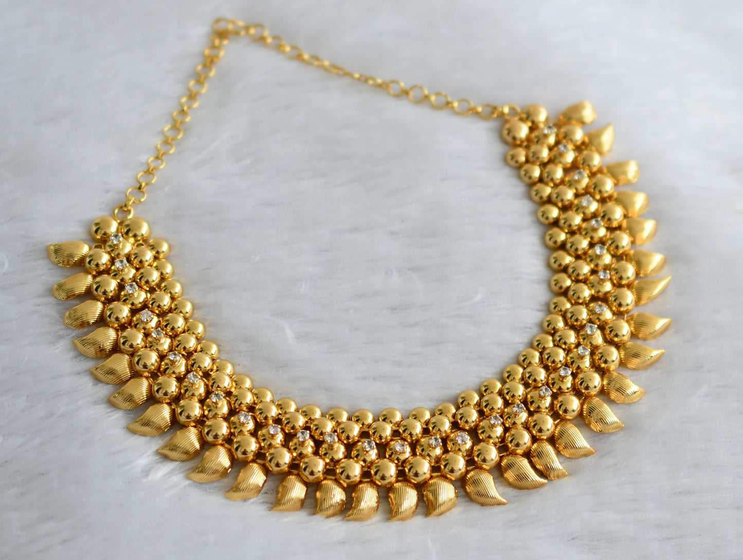 Gold tone white mango necklace dj-34268