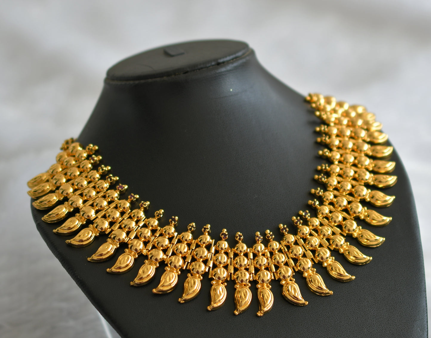 Gold tone pink stone mango  necklace dj-34266